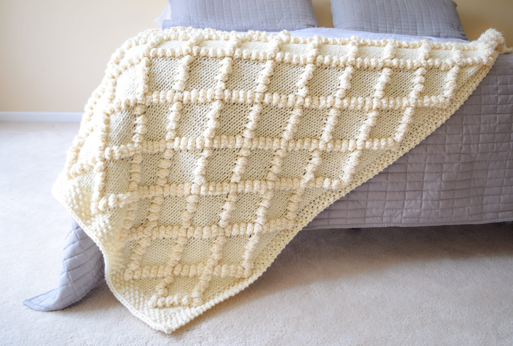 Bobble Knit ThrowKnifty Knittings