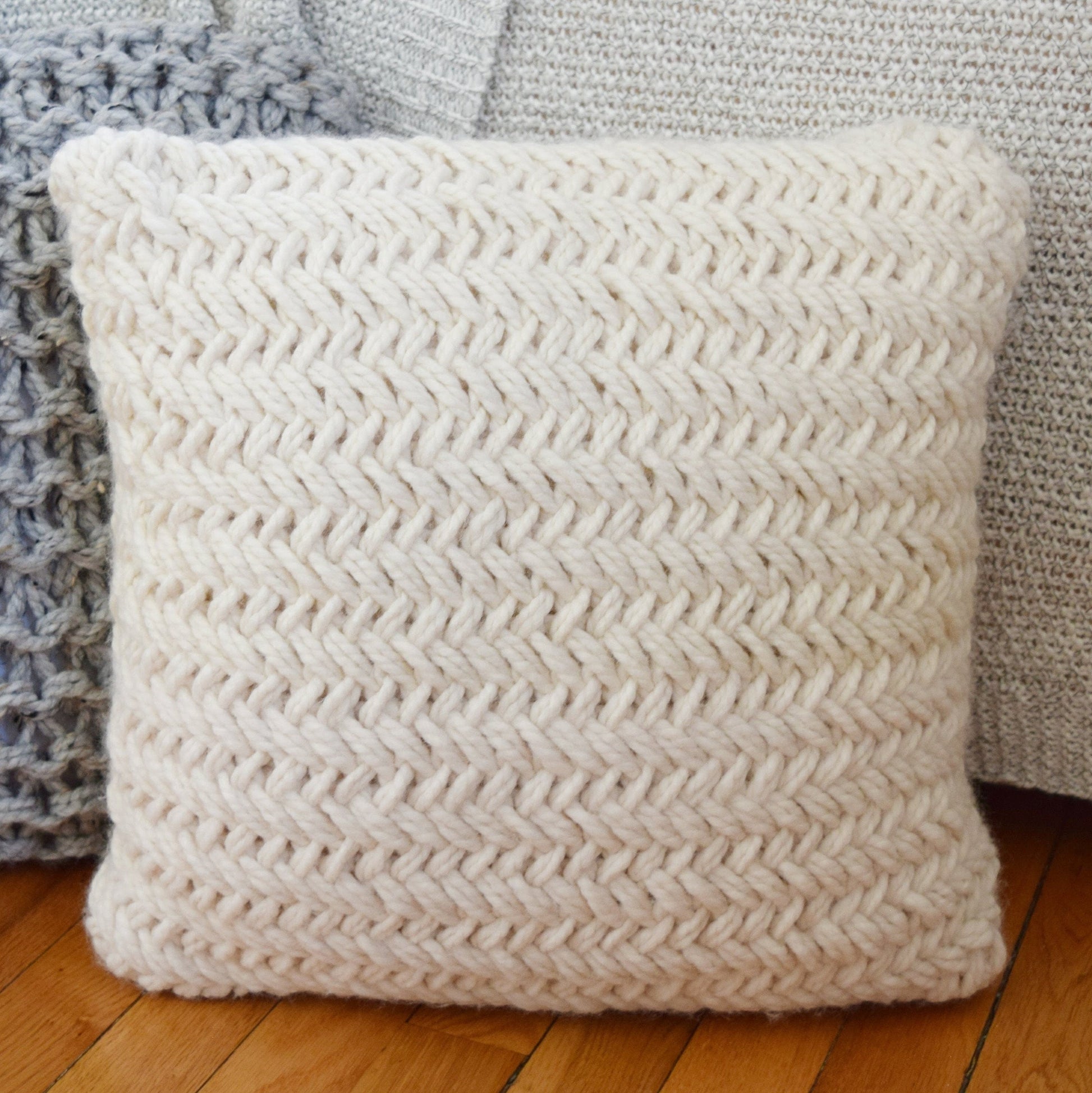Chunky Throw Pillow SetKnifty Knittings