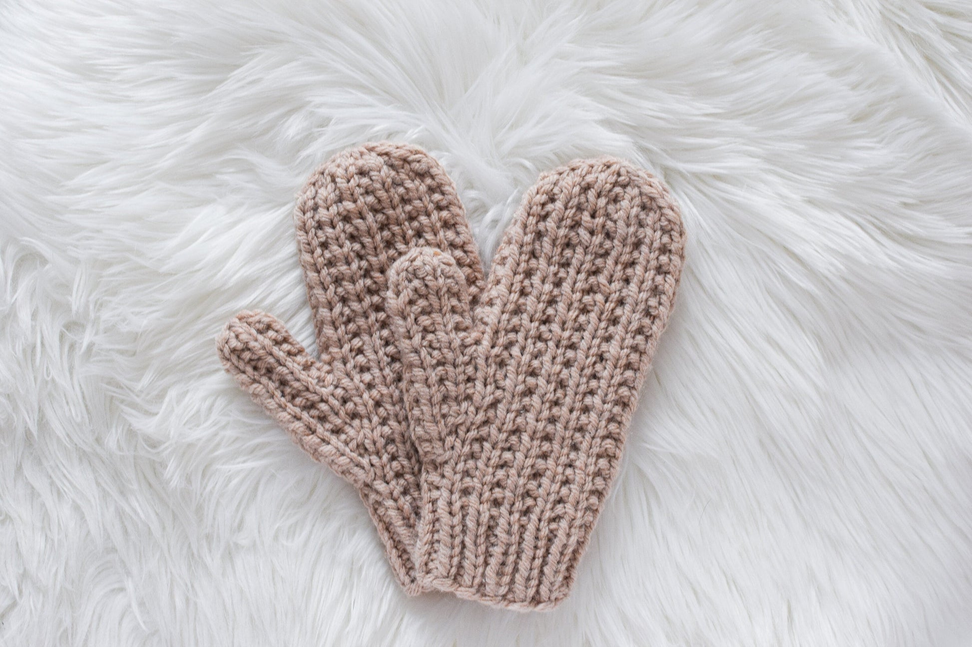 Waffle Knit Mitten Kit - Knifty Knittings