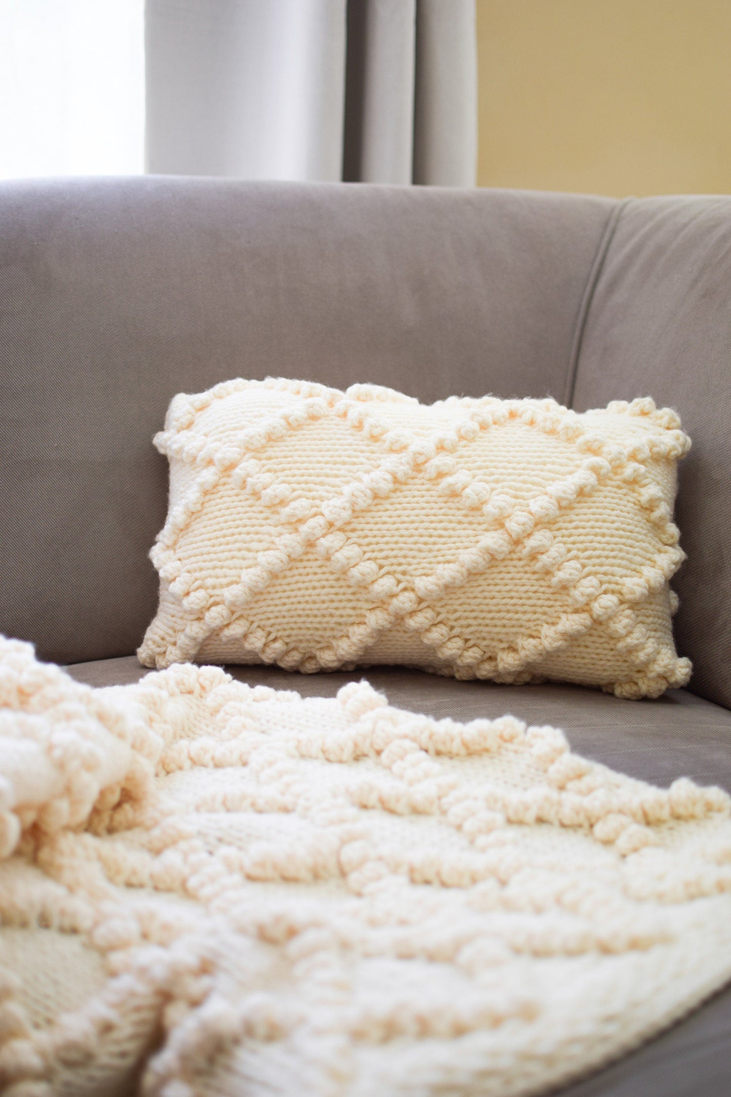 Bobble Knit Throw PillowKnifty Knittings